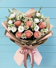 Букет цветов из:  Розы, Альстромерии и Лизиантусы #REPLACE_PRED# Вельске