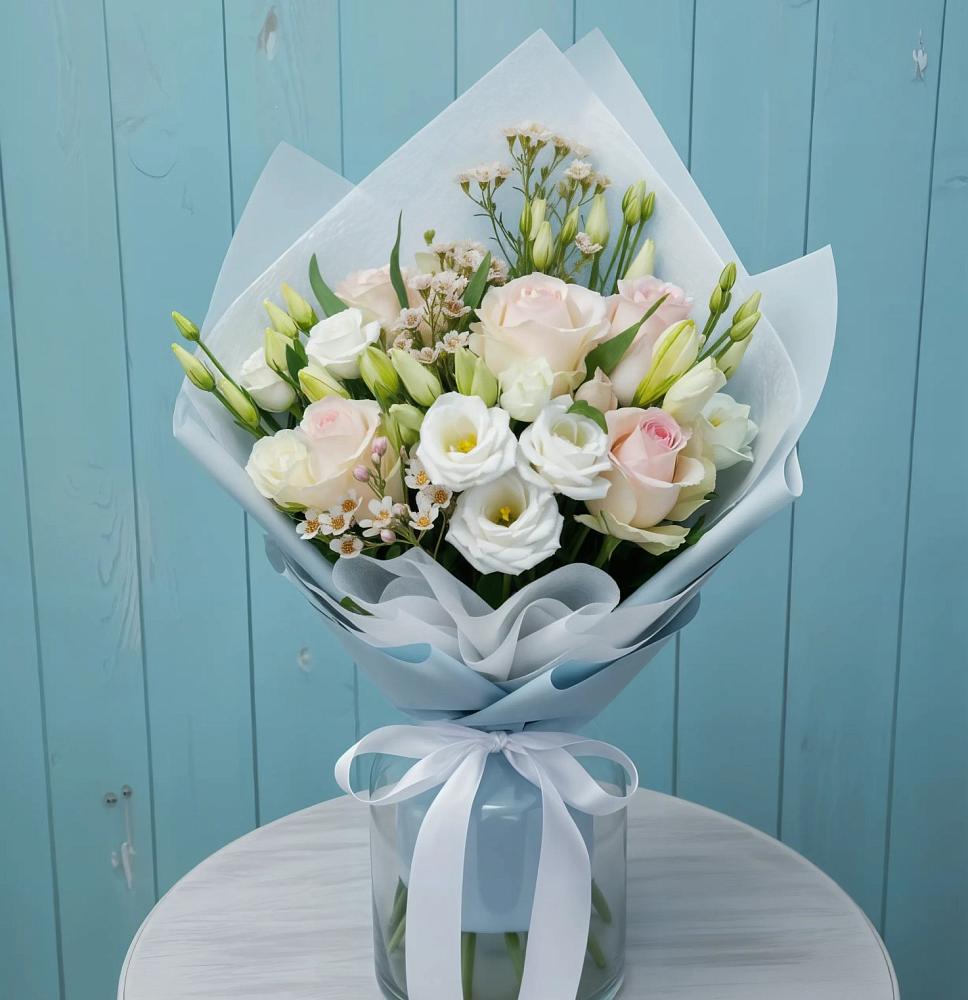 Букет цветов из: Розы и Лизиантусы в Вельске