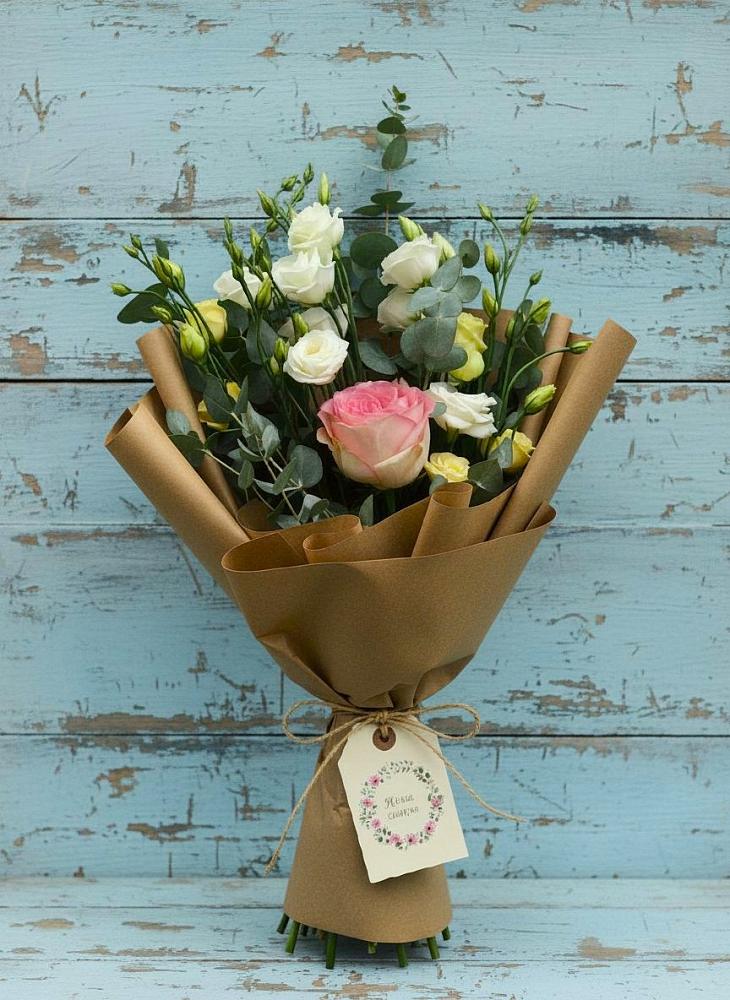 Букет цветов из: Розы и Лизиантусы в Вельске