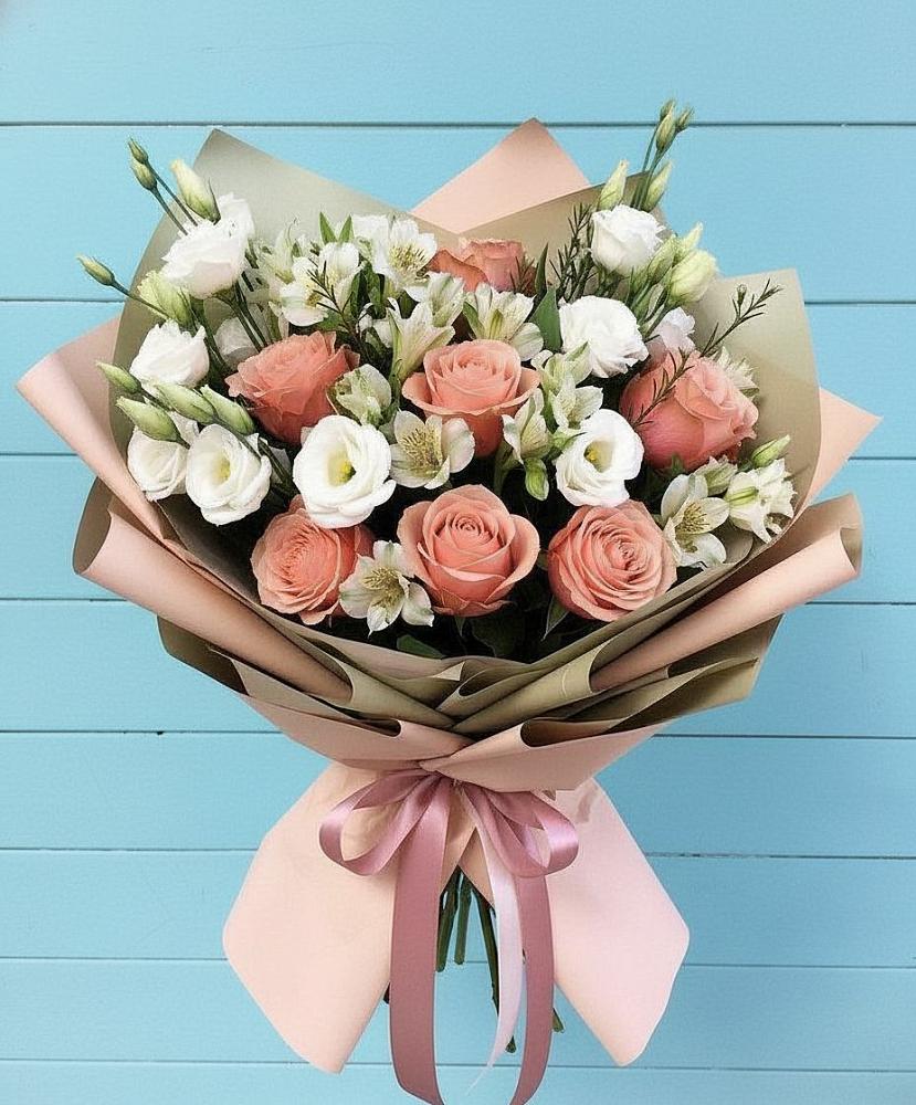 Букет цветов из: Розы, Альстромерии и Лизиантусы в Вельске