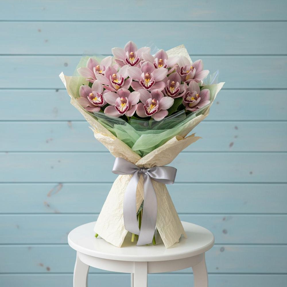 Букет цветов из: Орхидеи и Розы в Вельске