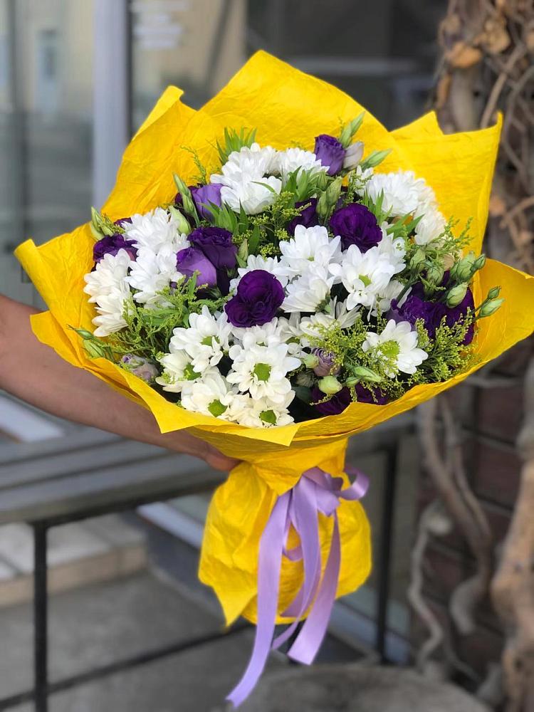 Букет цветов из: Ирисы, Хризантемы и Ромашки в Вельске