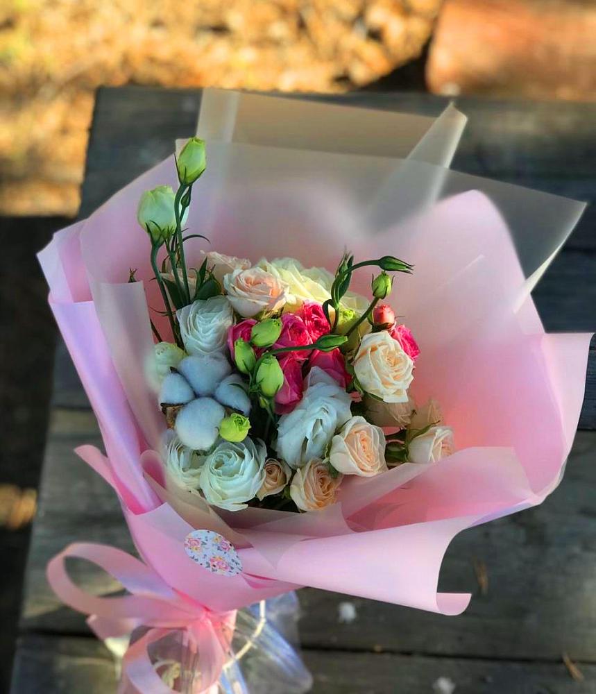 Букет цветов из: Розы и Лизиантусы в Вельске