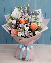 Букет цветов из:  Лизиантусы, Розы, Альстромерии и Гипсофила в Вельске