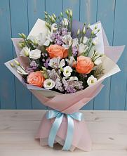 Букет цветов из:  Лизиантусы, Розы, Альстромерии и Гипсофила в Вельске