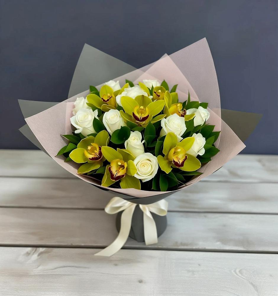 Букет цветов из: Орхидеи и Розы в Вельске