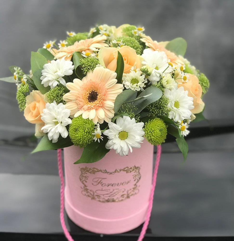 Цветочная композиция из Розы, Герберы и Хризантемы в шляпной коробке в Вельске