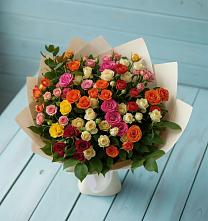 Букет Микс из разноцветных кустовых роз в Вельске